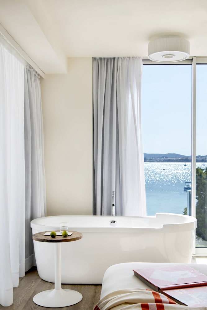 me ibiza the leading hotels of the world