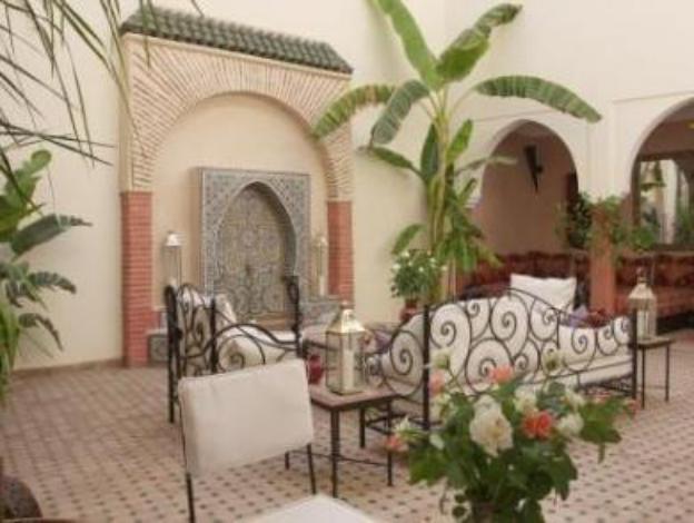 riad petit karmela