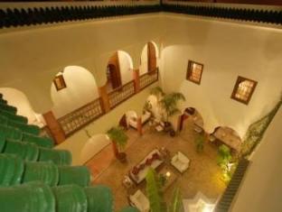 riad petit karmela