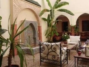 riad petit karmela