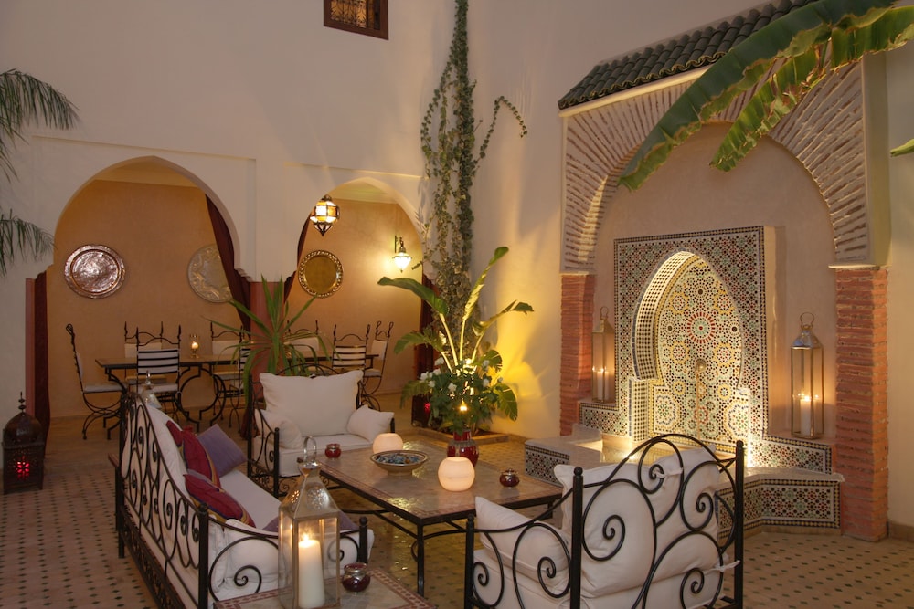 riad petit karmela