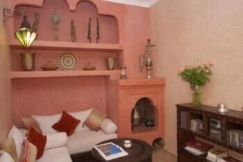 riad petit karmela