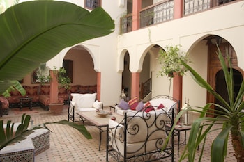 riad petit karmela