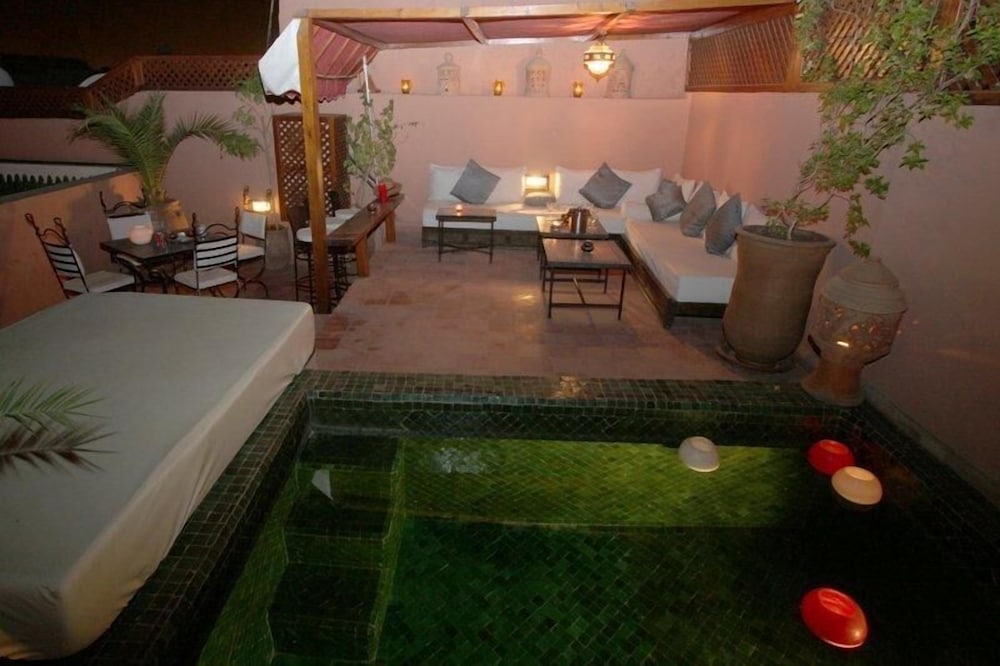 riad petit karmela