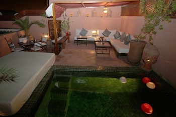 riad petit karmela