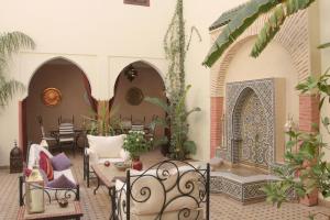 riad petit karmela