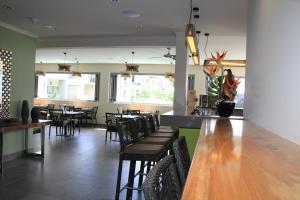 1770 lagoons central apartment resort