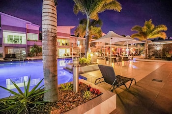 1770 lagoons central apartment resort