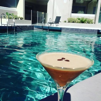 1770 lagoons central apartment resort