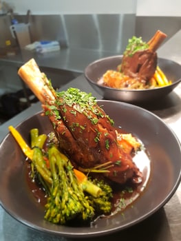 1770 lagoons central apartment resort