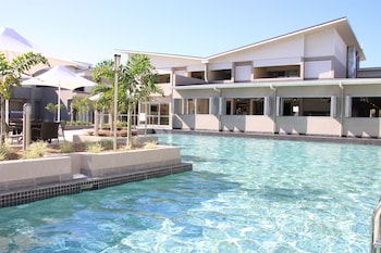 1770 lagoons central apartment resort