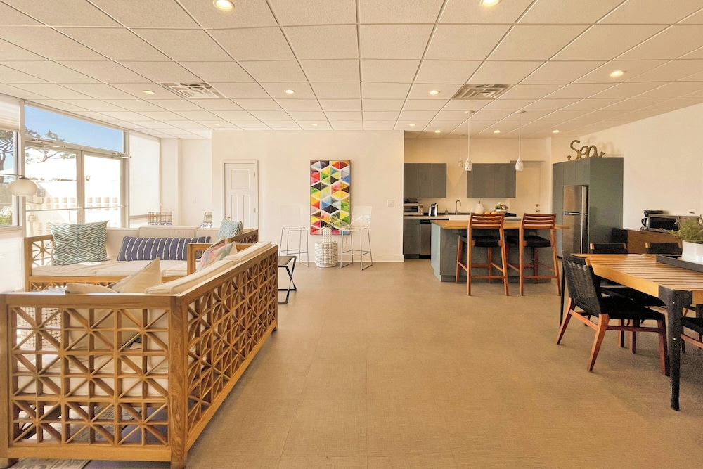 blockade runner beach resort