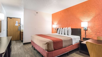motel 6 elk grove village il
