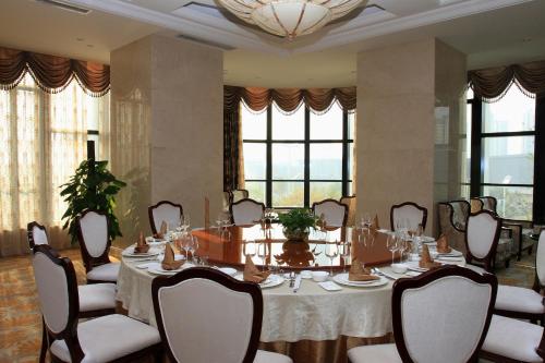 xinhua media hotel