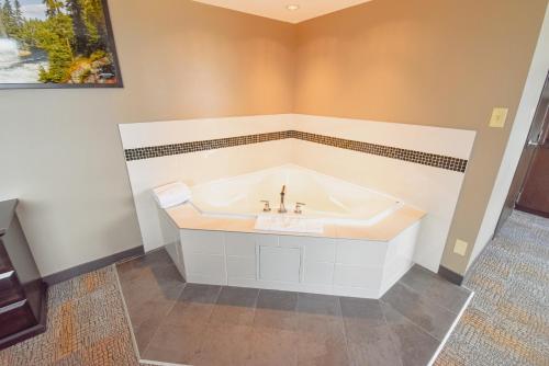 canad inns destination centre polo park
