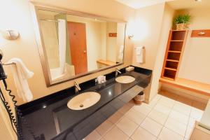 canad inns destination centre polo park