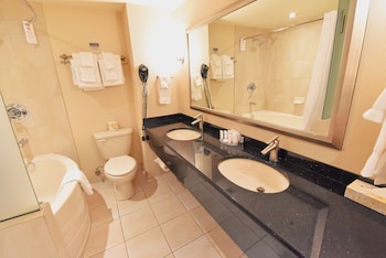 canad inns destination centre polo park