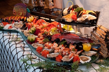 canad inns destination centre polo park