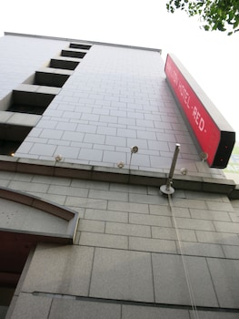 hamilton hotel red