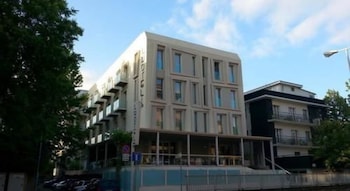 lhotel