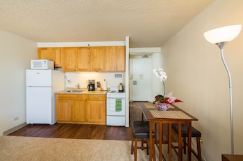 Tropical Studios At Marine Surf Waikiki,,0 star