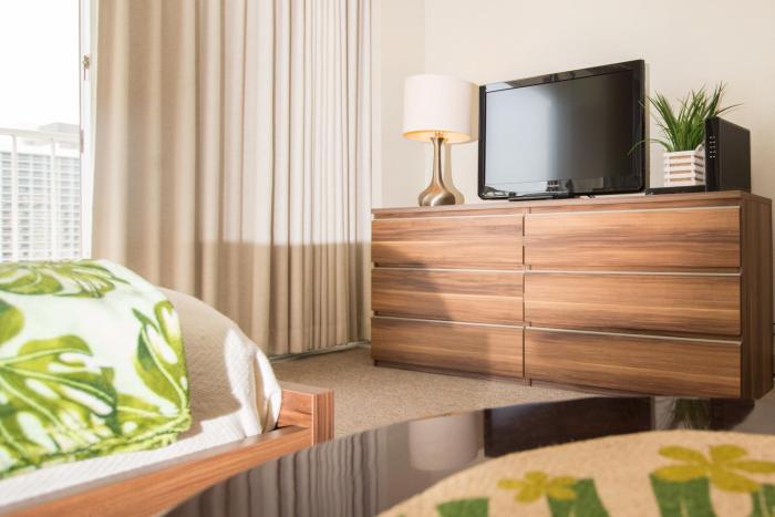 tropical studios at marine surf waikiki