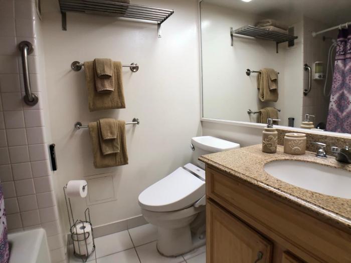 tropical studios at marine surf waikiki