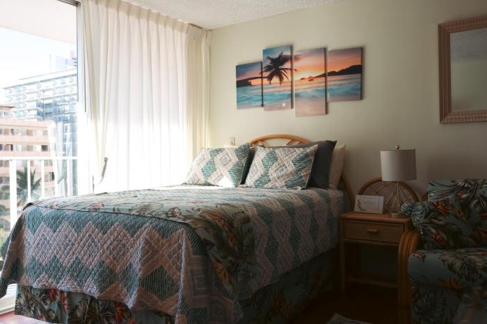 tropical studios at marine surf waikiki