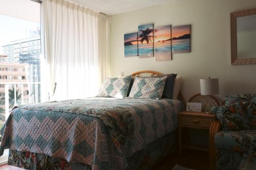 tropical studios at marine surf waikiki