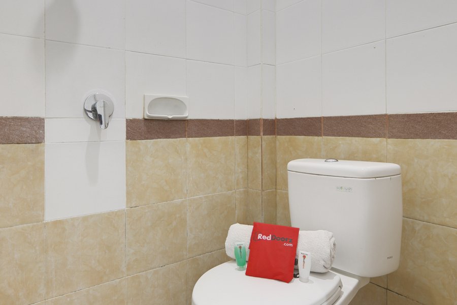 reddoorz near stadion kompyang sujana bali