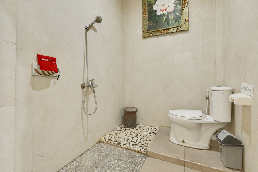 reddoorz near stadion kompyang sujana bali