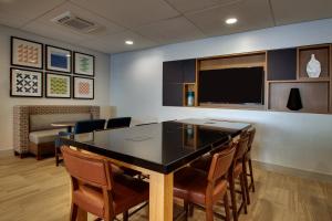 holiday inn express baltimore bwi airport west by ihg