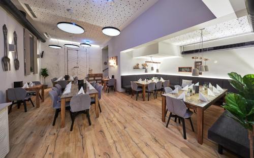 heitzmann hotel and rooftop