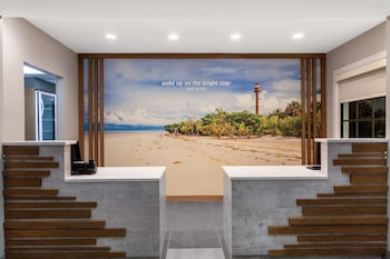La Quinta Inn & Suites By Wyndham Ft. Myers-Sanibel Gateway,Fort Myers>>Florida,3 star