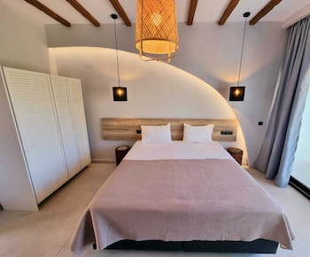 enjoy lichnos bay village camping hotel and apartments