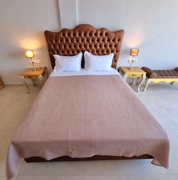 enjoy lichnos bay village camping hotel and apartments