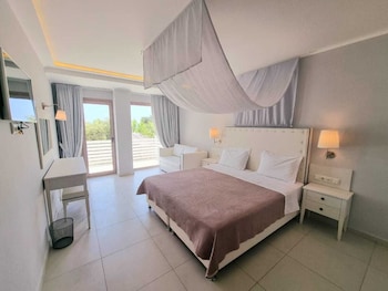 enjoy lichnos bay village camping hotel and apartments