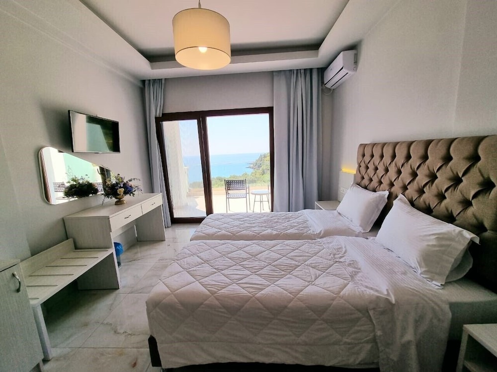 enjoy lichnos bay village camping hotel and apartments