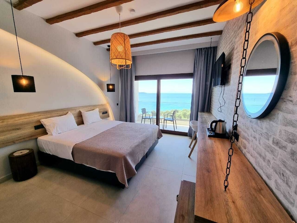 enjoy lichnos bay village camping hotel and apartments