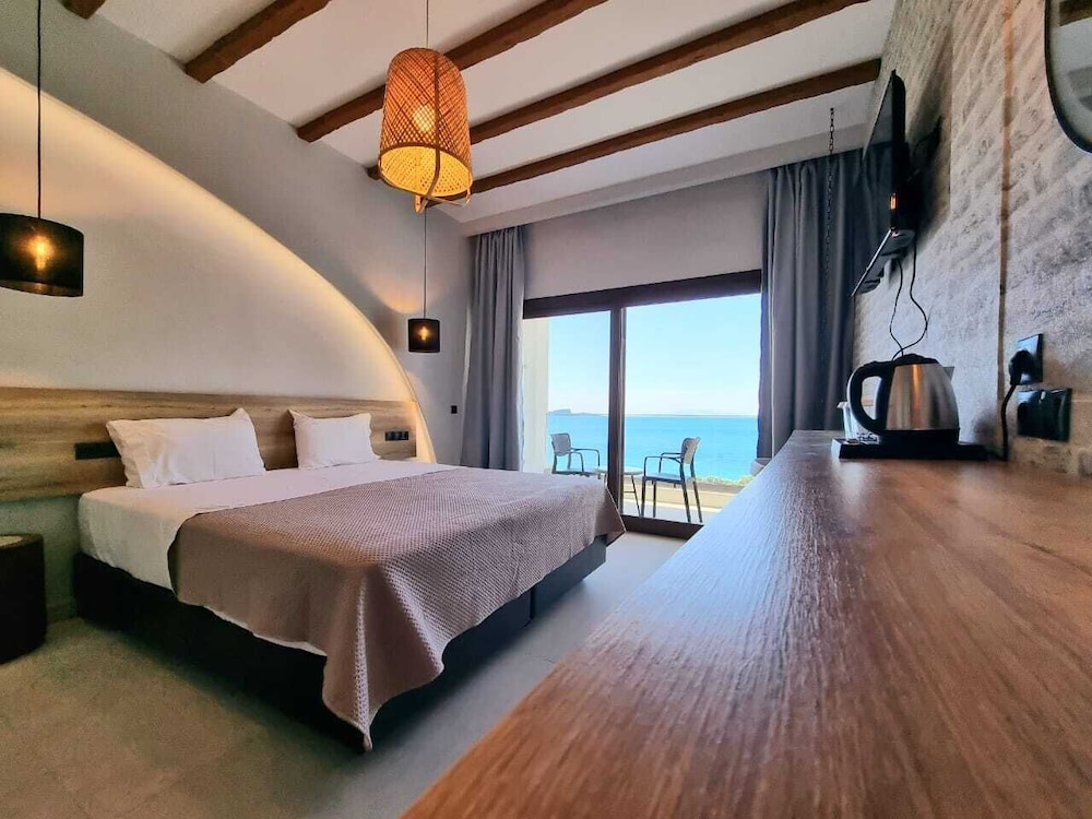 enjoy lichnos bay village camping hotel and apartments