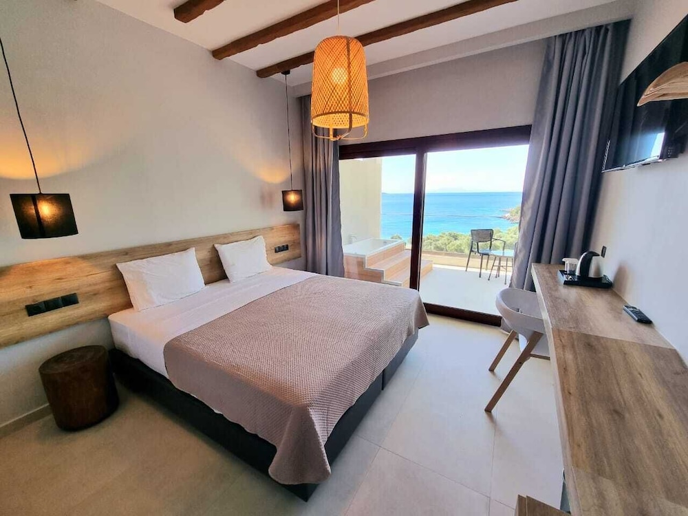 enjoy lichnos bay village camping hotel and apartments