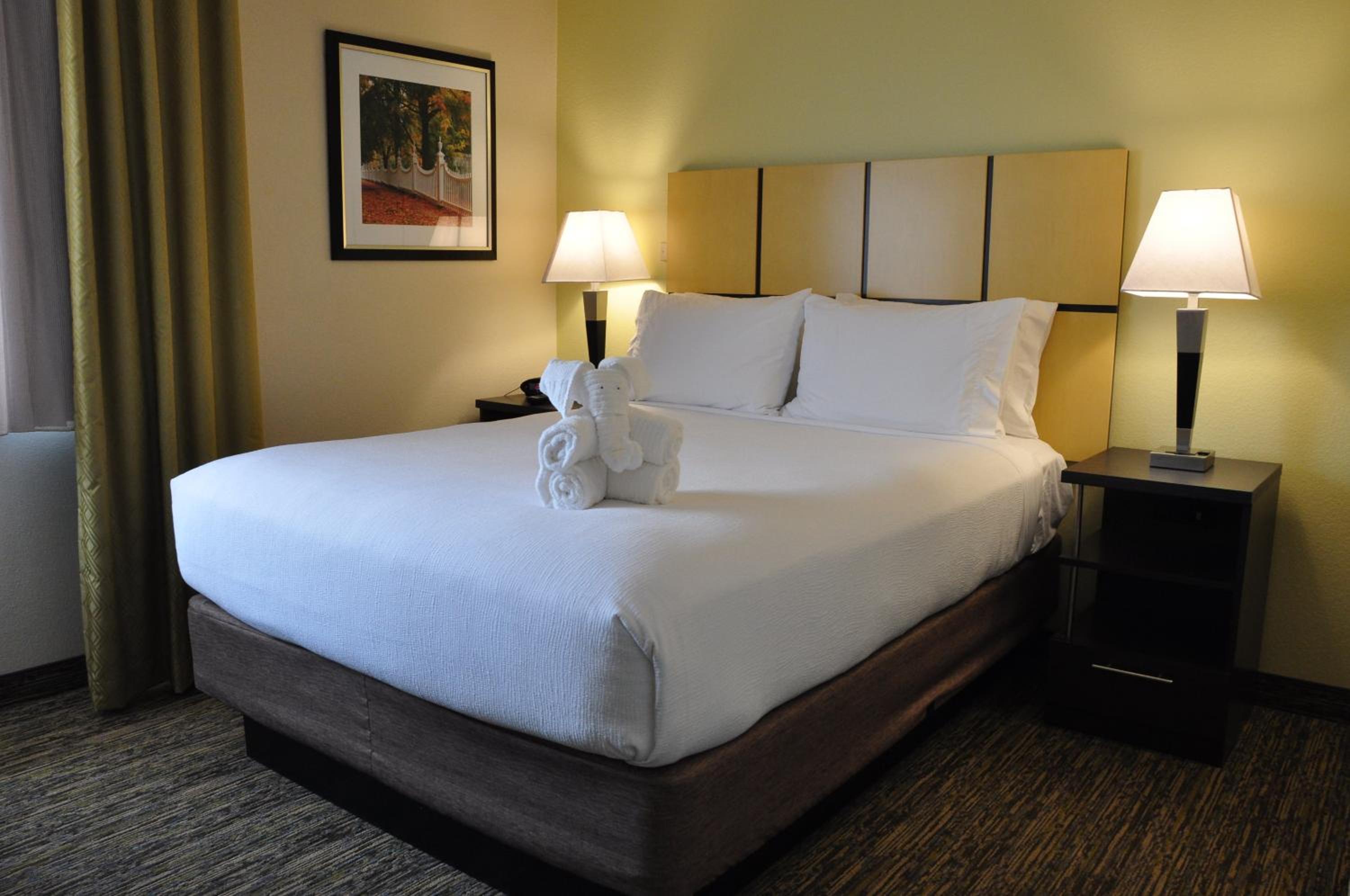 candlewood suites herndon by ihg