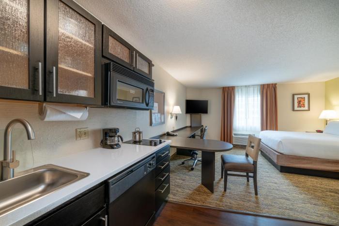 candlewood suites herndon by ihg