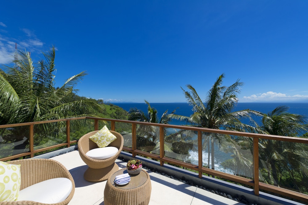Malimbu Cliff Villa,,3 star