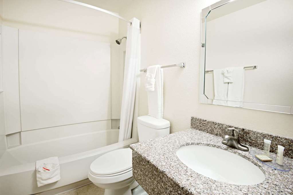 super 8 by wyndham las cruces white sands area