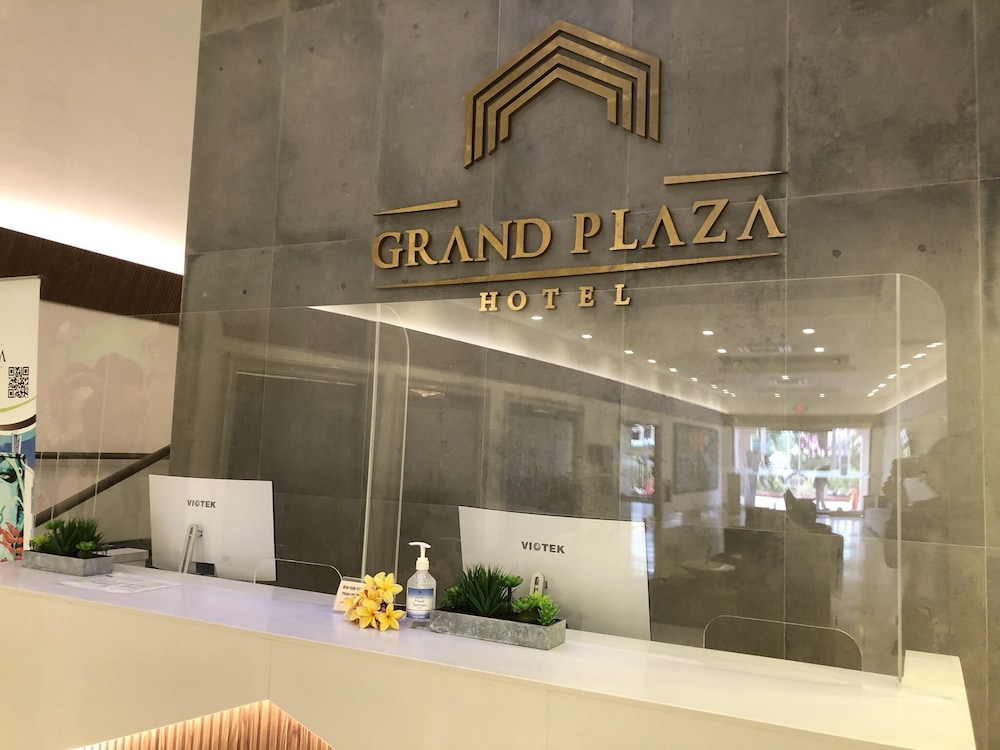 grand plaza hotel