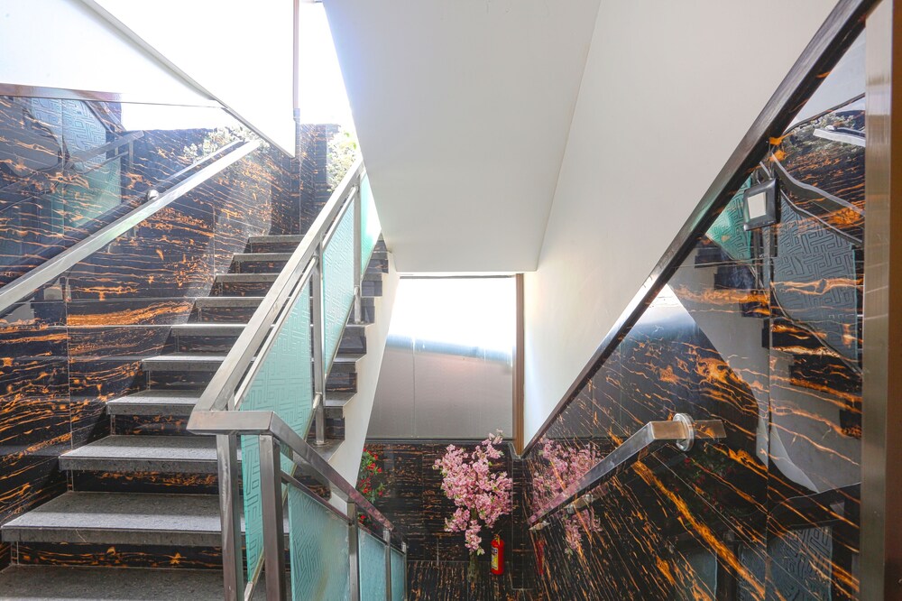 prime grand hotel
