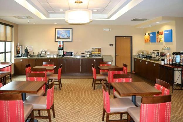 comfort inn and suites sikeston i 55