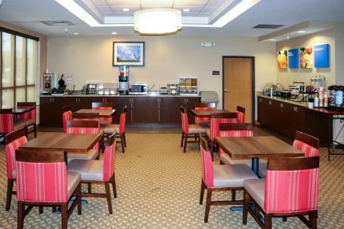 Comfort Inn & Suites Sikeston I-55,Missouri>>Miner,3 star