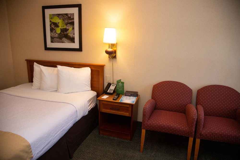 holiday lodge hotel and conference center